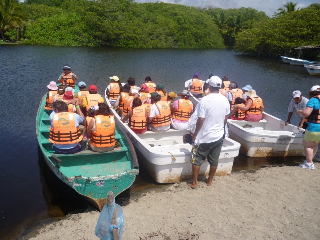 Subidos a las barcas